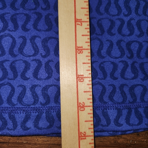 Lululemon Tank Top Blue Mesh Workout Back Pocket Stretch Top Size (4) - Picture 3 of 6